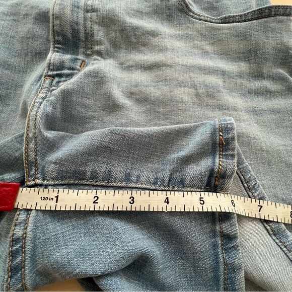 Levis Mid Length Light Wash Jean Shorts  size 34 - Picture 8 of 10